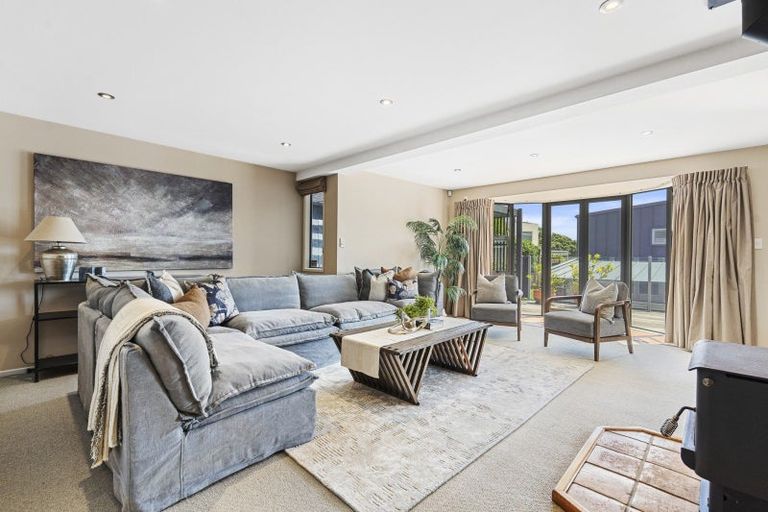 Photo of property in 18 Hine Street, New Plymouth, 4310