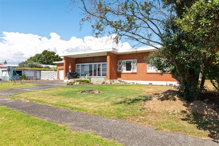 Photo of property in 2a Colin Street, Mangere, Auckland, 2022