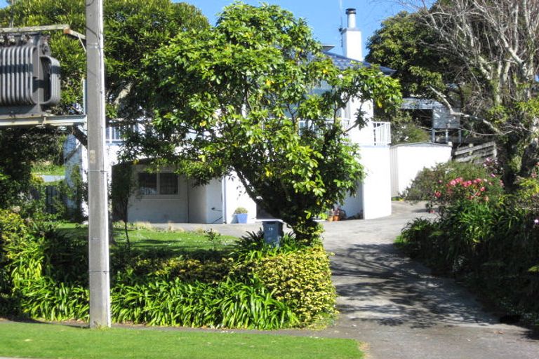 Photo of property in 18 Rimu Street, Strandon, New Plymouth, 4312