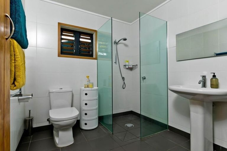Photo of property in 53a Greenhithe Road, Greenhithe, Auckland, 0632