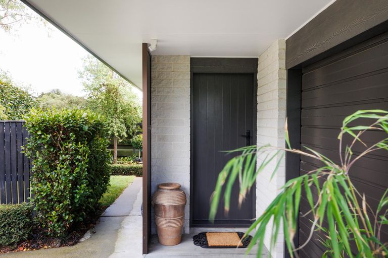 Photo of property in 8 Earl Place, Hokowhitu, Palmerston North, 4410