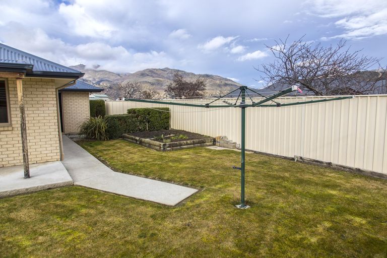 Photo of property in 33 Fenwick Crescent, Cromwell, 9310