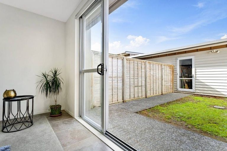 Photo of property in 6/1 Gracechurch Drive, Flat Bush, Auckland, 2016