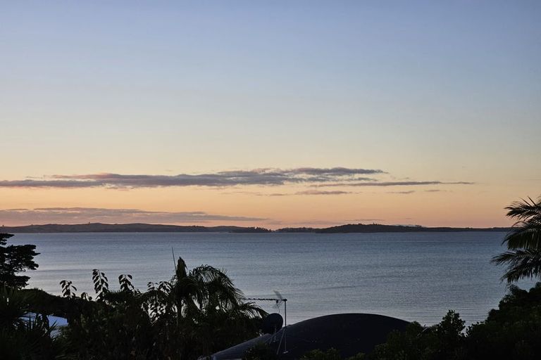 Photo of property in 127 Mellons Bay Road, Mellons Bay, Auckland, 2014