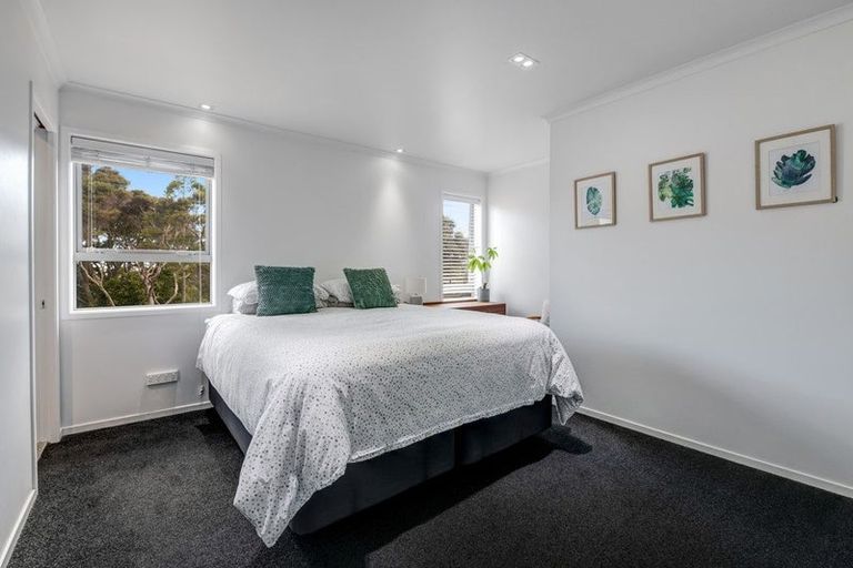 Photo of property in 4/13 Kaihu Street, Northcote, Auckland, 0627