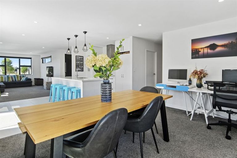 Photo of property in 28 Te Kio Crescent, Papamoa Beach, Papamoa, 3118