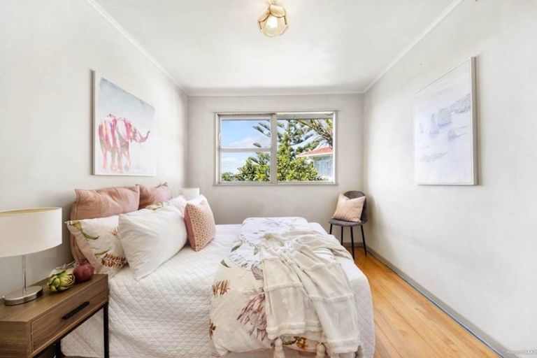 Photo of property in 34 Juniper Road, Sunnynook, Auckland, 0620