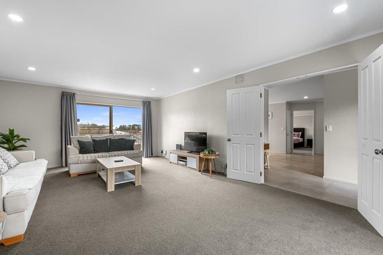 Photo of property in 19 Barraud Place, Pukehangi, Rotorua, 3015