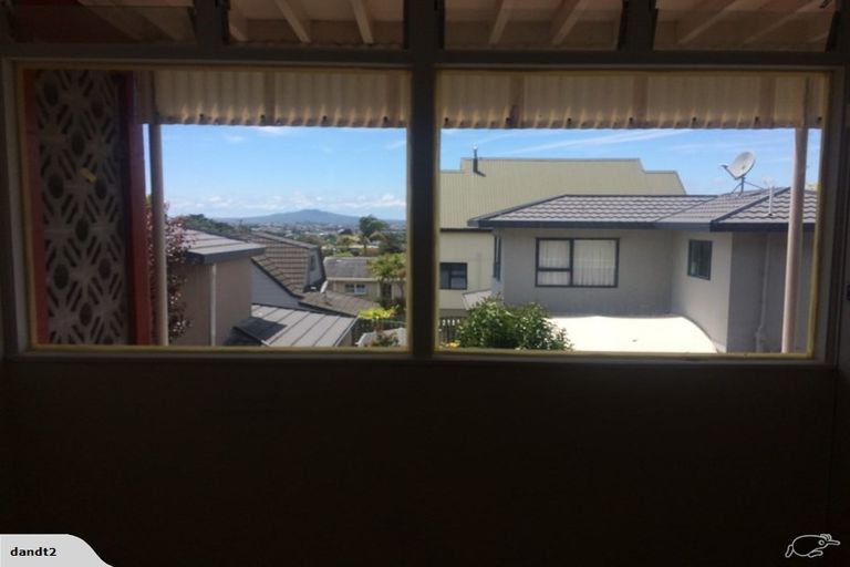 Photo of property in 10/219 Onewa Road, Birkenhead, Auckland, 0626