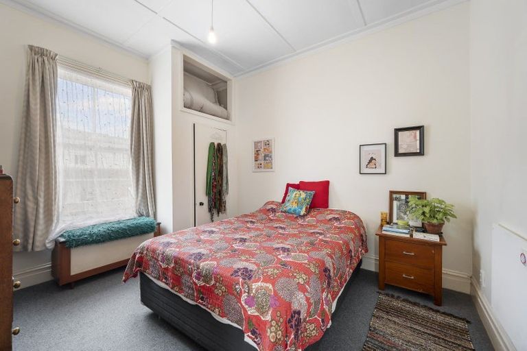 Photo of property in 54 Roxburgh Street, Mount Victoria, Wellington, 6011