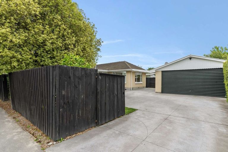 Photo of property in 1 Sevenoaks Drive, Bryndwr, Christchurch, 8053