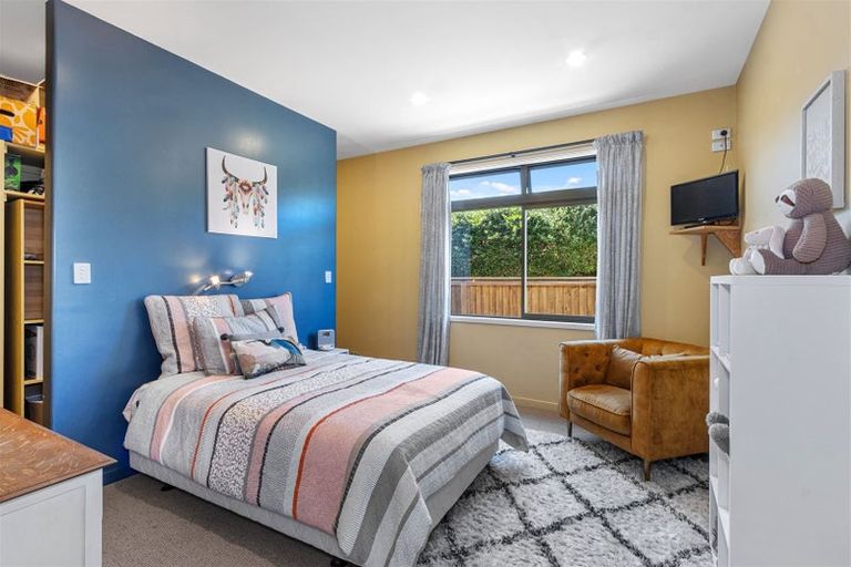 Photo of property in 21 Amoka Crescent, Parklands, Christchurch, 8083