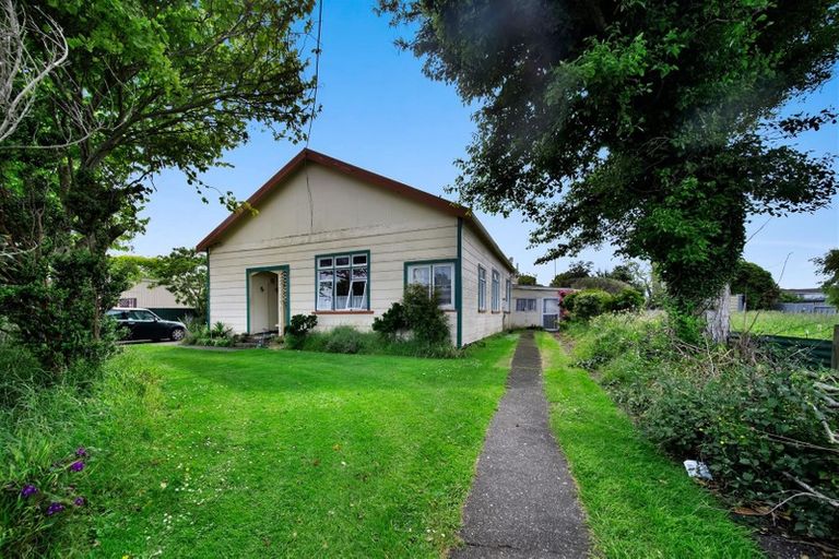 Photo of property in 22 Hunter Street, Hawera, 4610