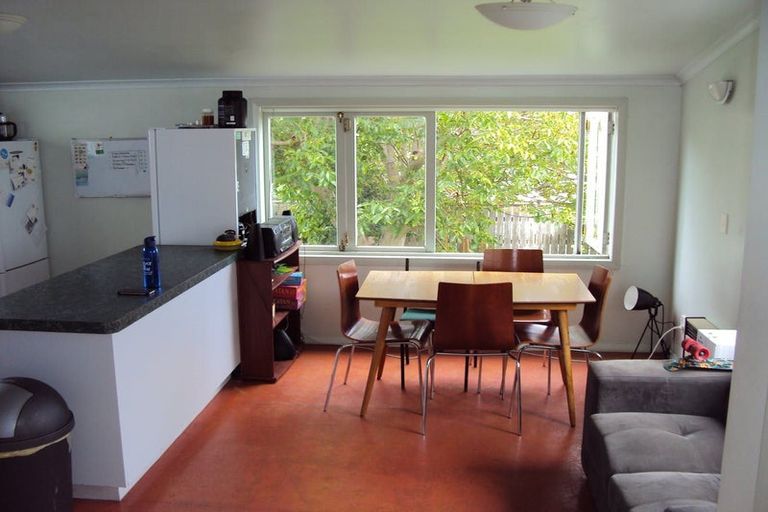 Photo of property in 6 Picton Avenue, Newtown, Wellington, 6021