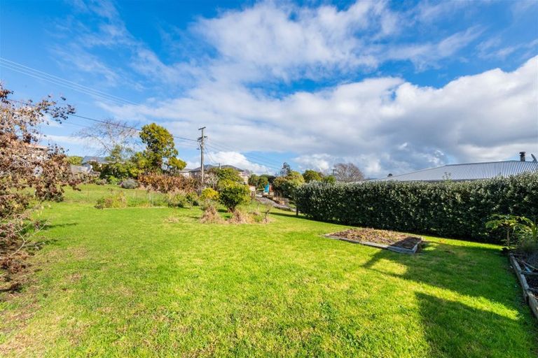 Photo of property in 72a Sylvan Crescent, Te Atatu South, Auckland, 0610