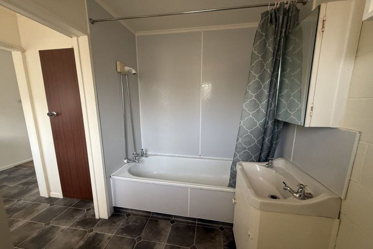 Photo of property in 3/299 Ruahine Street, Terrace End, Palmerston North, 4410