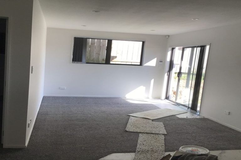 Photo of property in 18 Brunner Road, Glen Eden, Auckland, 0602