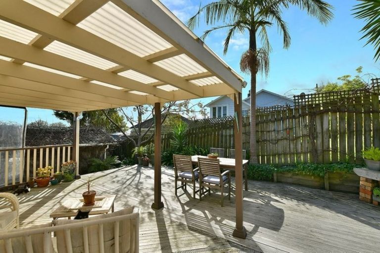 Photo of property in 20 Downer Street, Helensville, 0800