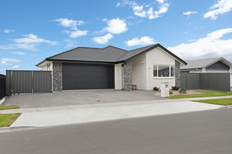 Photo of property in 17 Hurunui Drive, Te Awa, Napier, 4110