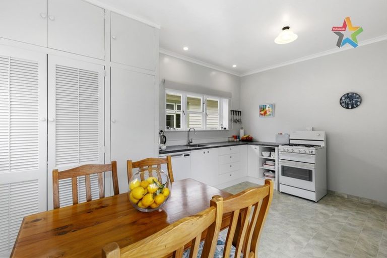 Photo of property in 28 Trafalgar Street, Waiwhetu, Lower Hutt, 5010