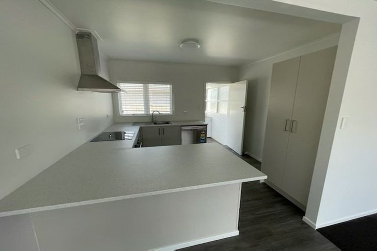 Photo of property in 2/13 Dodson Avenue, Milford, Auckland, 0620