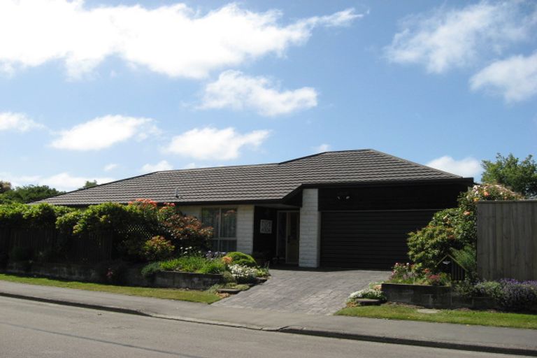 Photo of property in 2 Wyatt Place, Russley, Christchurch, 8042
