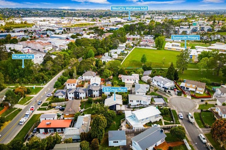Photo of property in 2/8 Gregg Place, Sunnyvale, Auckland, 0612