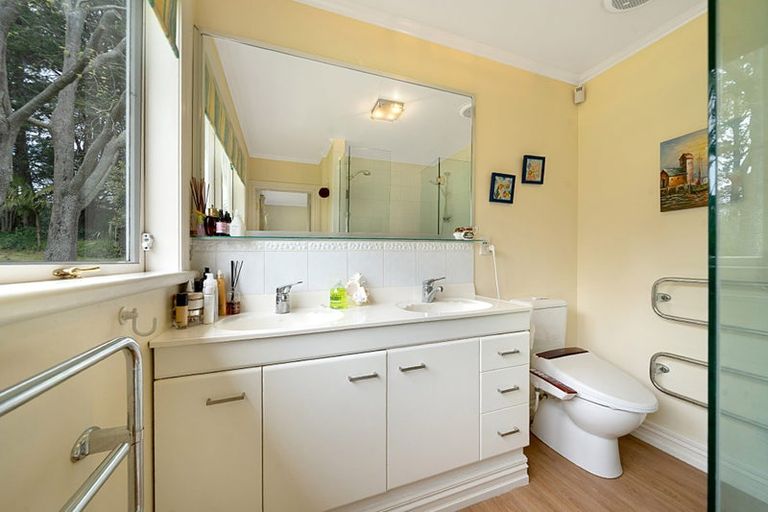 Photo of property in 112 Motu Road, Kumeu, 0891