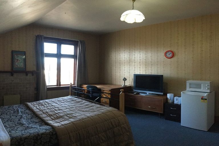 Photo of property in 82 Manor Place, Dunedin Central, Dunedin, 9016