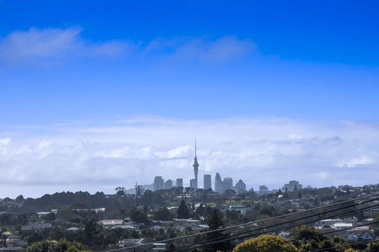 Photo of property in 1/90 Lynwood Road, New Lynn, Auckland, 0600