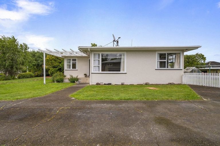 Photo of property in 24 Kent Crescent, Awapuni, Palmerston North, 4412