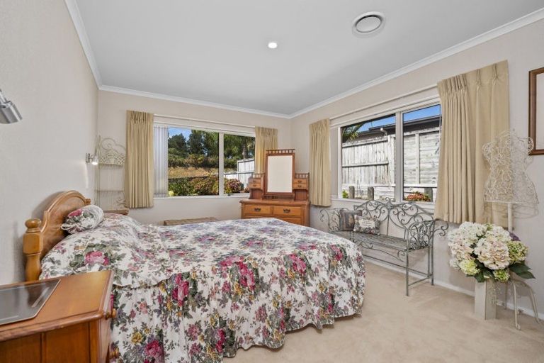 Photo of property in 12 Waterside Drive, Pyes Pa, Tauranga, 3112