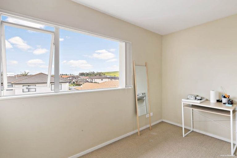 Photo of property in 12/29 Haven Drive, East Tamaki, Auckland, 2013