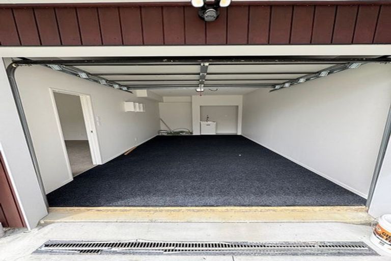 Photo of property in 14 Medallion Drive, Oteha, Auckland, 0632