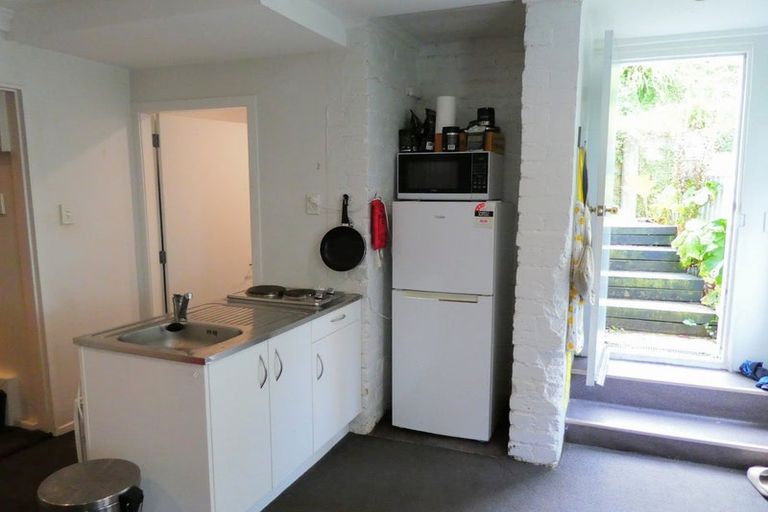 Photo of property in 23 Grass Street, Roseneath, Wellington, 6011