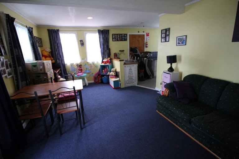 Photo of property in Carillion/the Knoll, 33 Thompson Street, Mount Cook, Wellington, 6011