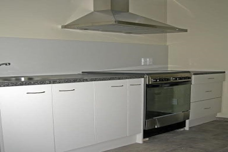 Photo of property in 21a Cotswold Crescent, Newlands, Wellington, 6037