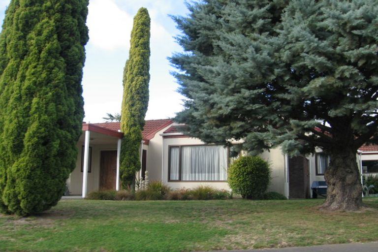 Photo of property in 6 Weathers Place, Taradale, Napier, 4112