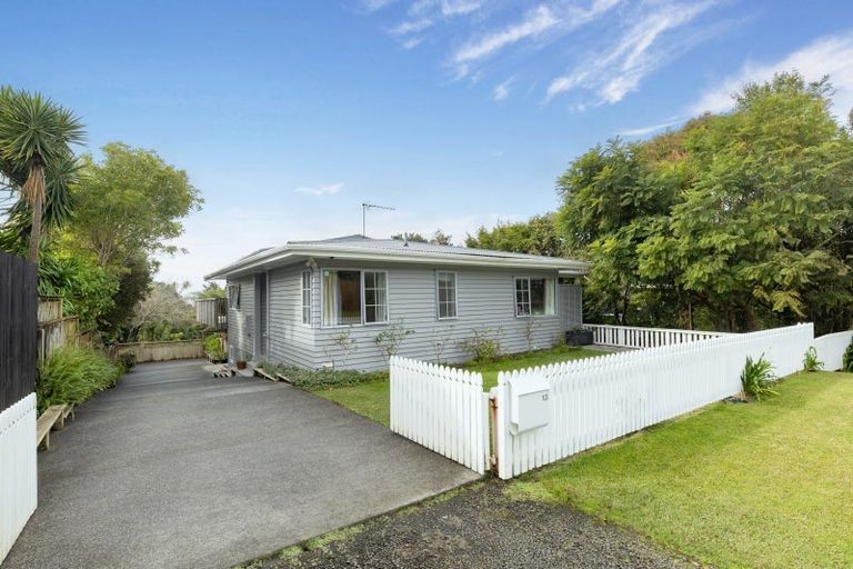 Photo of property in 13 Awhiorangi Promenade, Swanson, Auckland, 0816