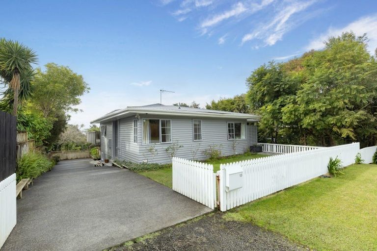 Photo of property in 13 Awhiorangi Promenade, Swanson, Auckland, 0816
