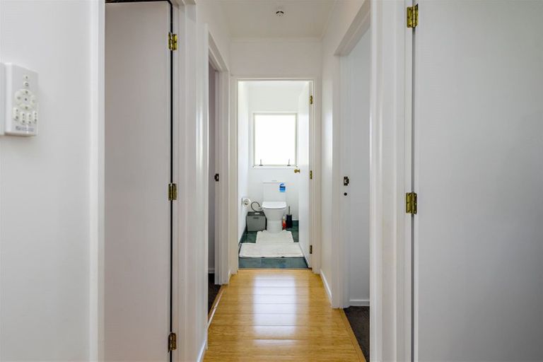 Photo of property in 14 Tonson Place, Weymouth, Auckland, 2103