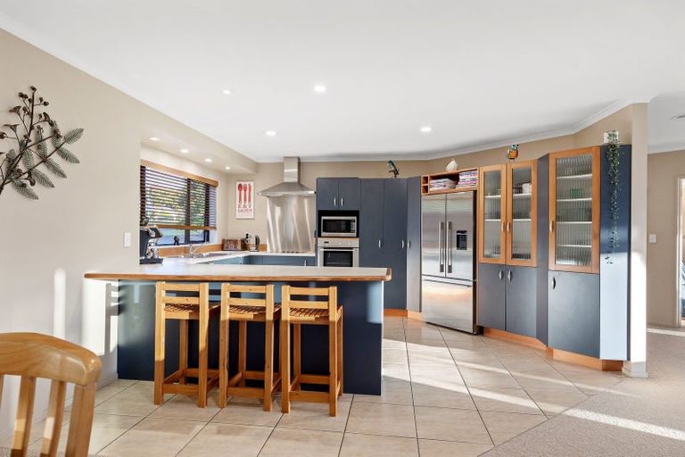 Photo of property in 132 Waikite Road, Welcome Bay, Tauranga, 3175