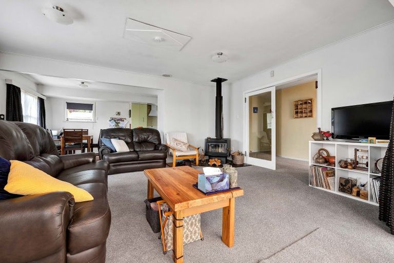 Photo of property in 1 Regan Street, Stratford, 4332