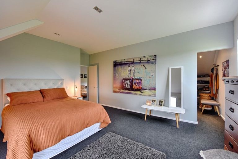 Photo of property in 92 Sinclair Road, Browns, Winton, 9782