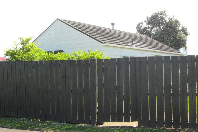 Photo of property in 36 Crawford Avenue, Mangere Bridge, Auckland, 2022