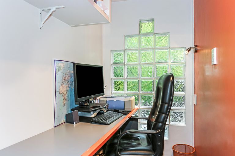 Photo of property in 8 Youngs Road, Papakura, 2110