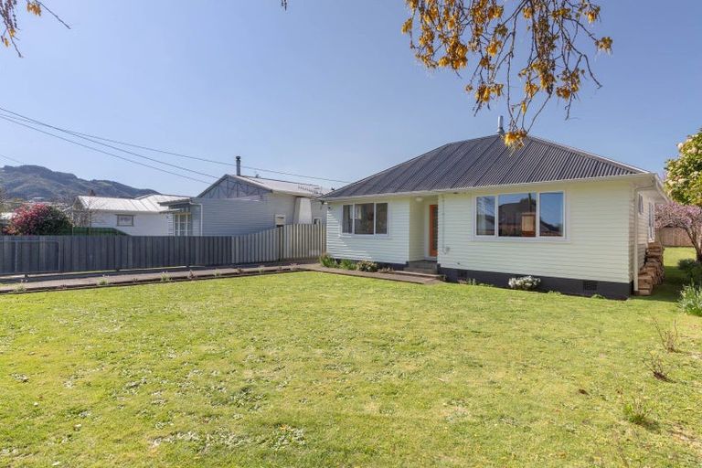 Photo of property in 16 Moonshine Road, Trentham, Upper Hutt, 5018