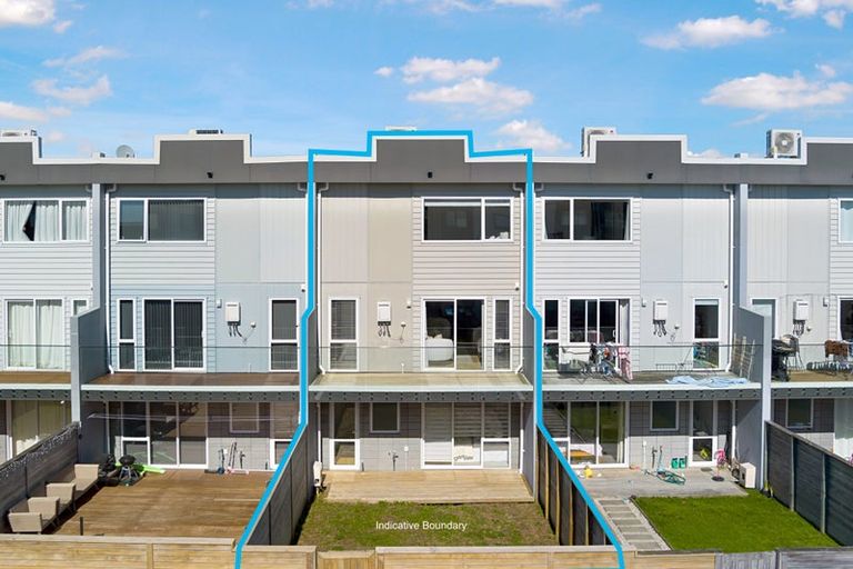 Photo of property in 81 Bordeaux Parade, Te Atatu South, Auckland, 0610