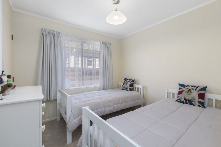 Photo of property in 2/59 Kowhai Avenue, Ebdentown, Upper Hutt, 5018