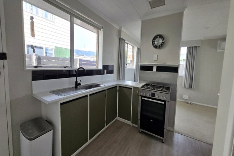 Photo of property in 2/29 Clouston Park Road, Clouston Park, Upper Hutt, 5018